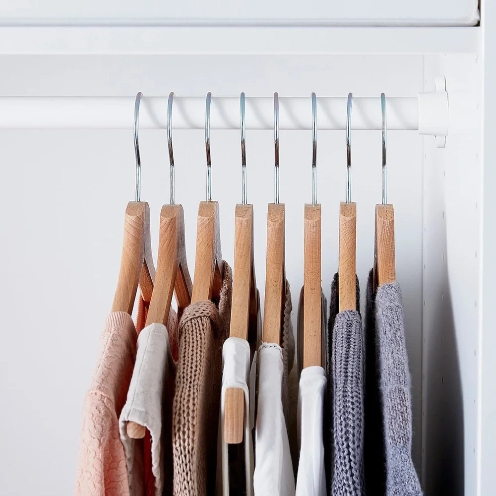 Set of 8 BUMERANG closet Hangers, solid wood, new